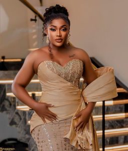 Lizzy Gold Biography